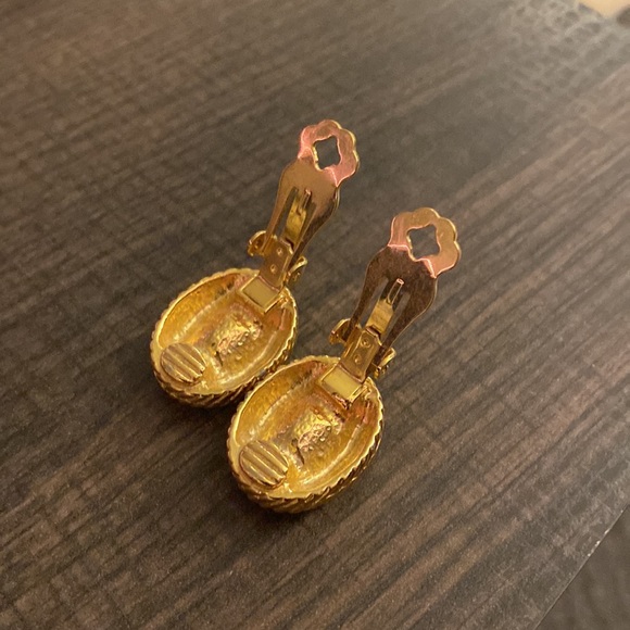 Gold Clip On Earrings with faux diamond - Picture 4 of 4